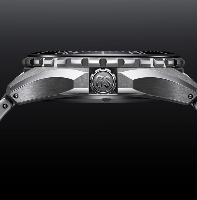 SLGA015 -  Evolution 9 9RA5 High Intensity Titanium Diver's 200m