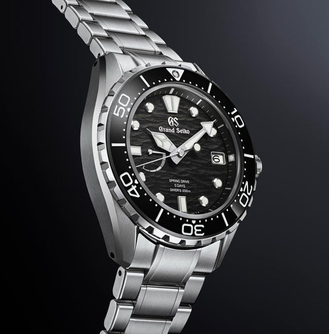 SLGA015 -  Evolution 9 9RA5 High Intensity Titanium Diver's 200m