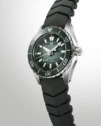 SLGB025 - Spring Drive U.F.A. Ushio 300 Titanium Diver